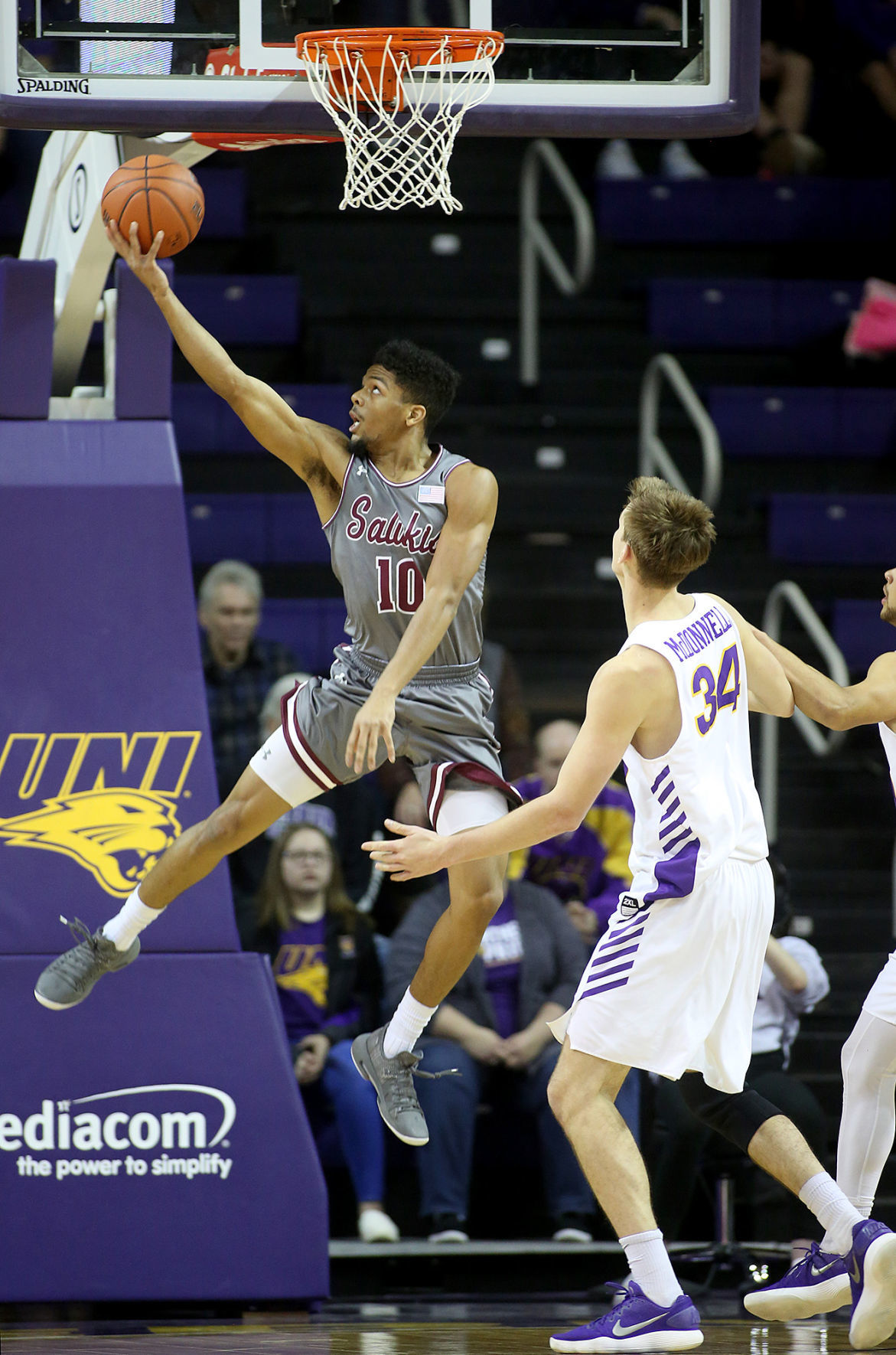 010519bp-uni-southern-illinois-04a